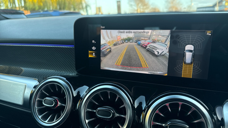 Mercedes-Benz GLB 200 AMG Line Premium 5dr 7G-Tronic Petrol Estate